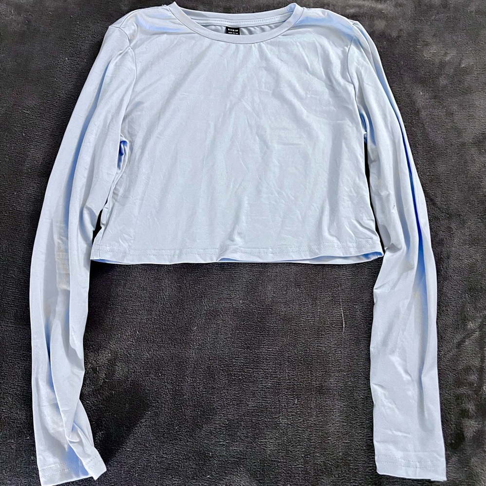 Long sleeve light blue undershirt